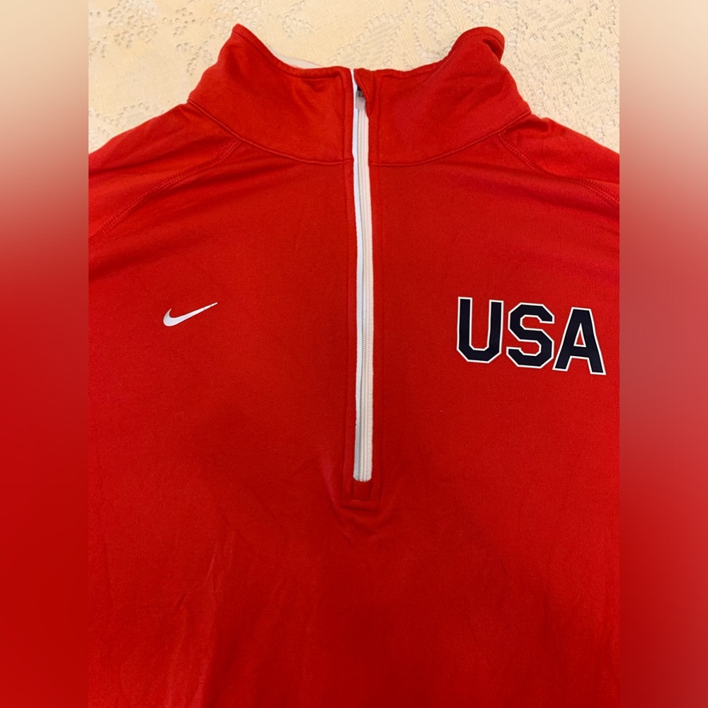 Women’s TEAM USA🇺🇸 Nike Dri-Fit 1/4 Zip Red USA Long sleeved  pullover Size XL
